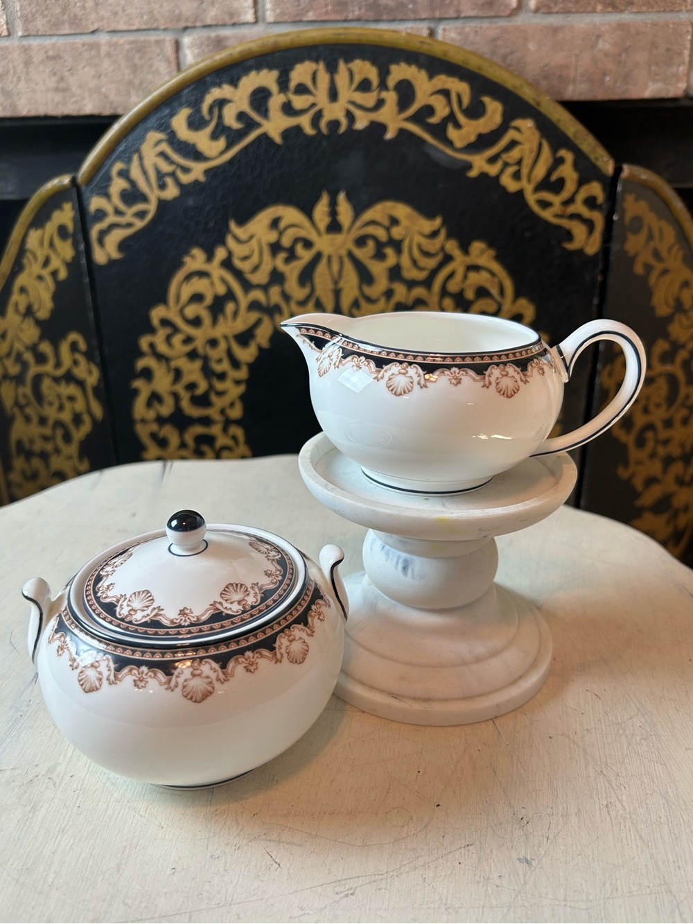 WEDGWOOD MEDICI R4588 Bone China England Creamer & Covered Sugar Bowl Set Lid